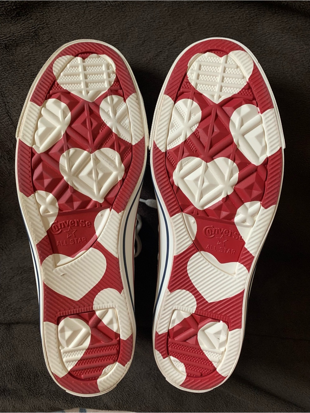 CONVERSE Chuck Taylor all star Valentine’s Day white high tops in size 9 NWT - Picture 2 of 10